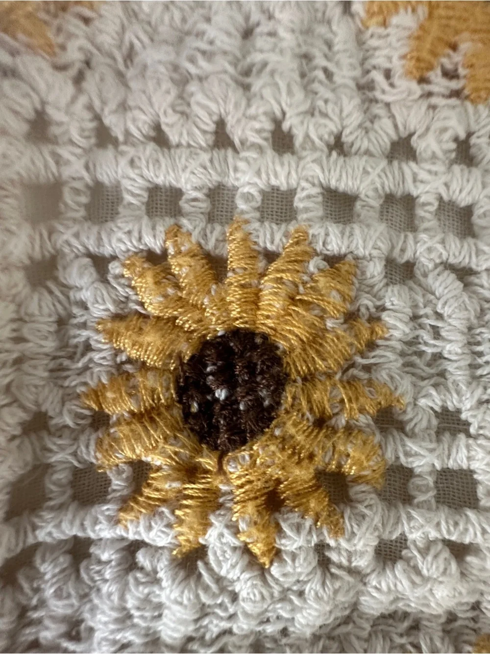 Zara girl’s dress crochet sunflower bodice and a white muslin skirt. Size 3T.